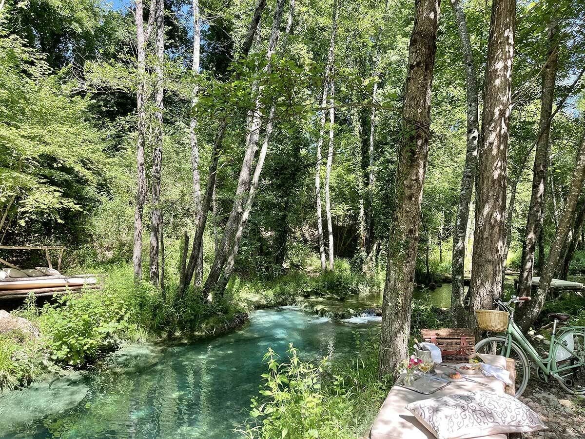 Der berühmte Süßwasserfluss Merse bietet den idealen Platt für ein Picknick und eine Erfrischung (Foto: PR)