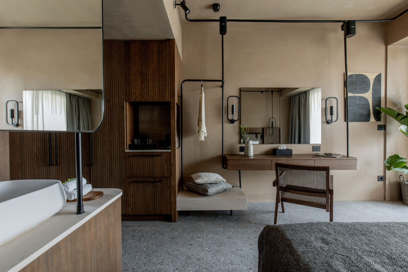 Breeze Suite mit Naturmaterialien aus Holz und Stein (Foto: PR)