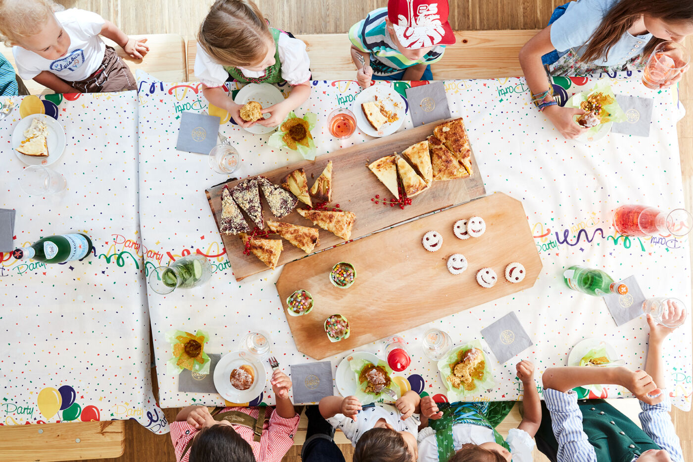 Geboten werden den Kindern viele kreative Erlebnisstationen und Aktivitäten in der Natur