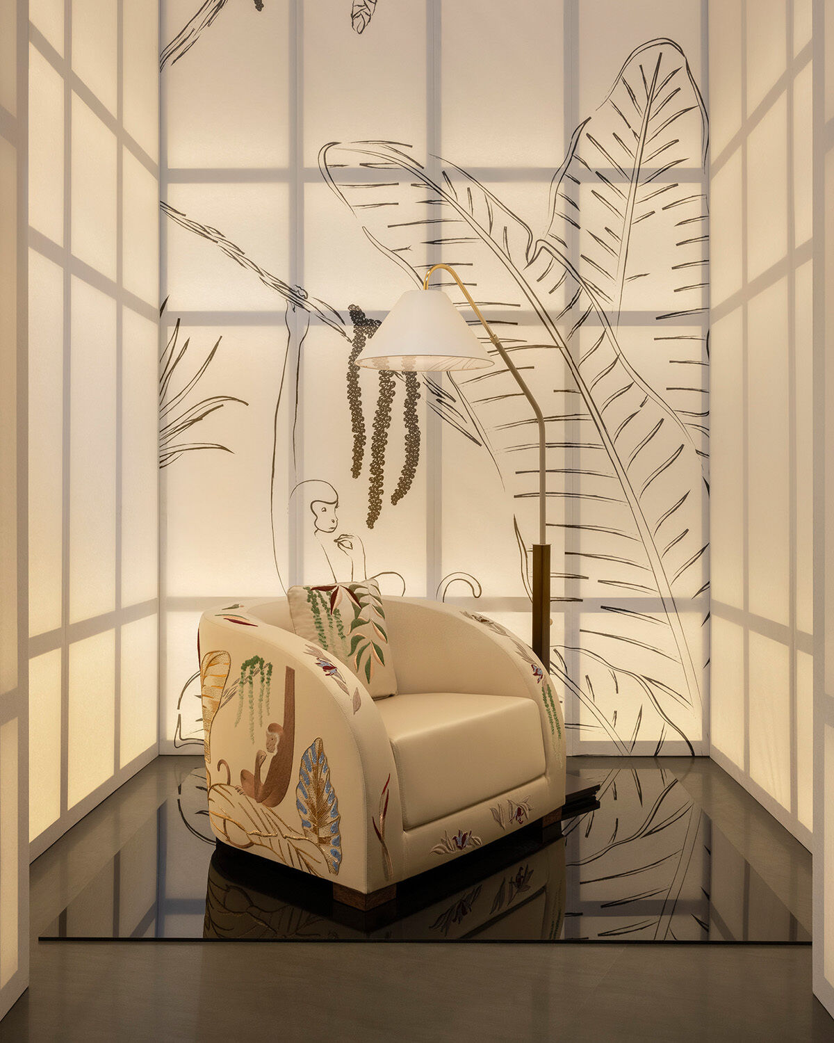 Zum 25-jährigen Jubiläum von Armani/Casa präsentiert Giorgio Armani die neue Kollektion Oriental Inks im Rahmen des Salone del Mobile 2025 – ausgestellt in der Mailänder Boutique am Corso Venezia 14. (Foto: Armani)