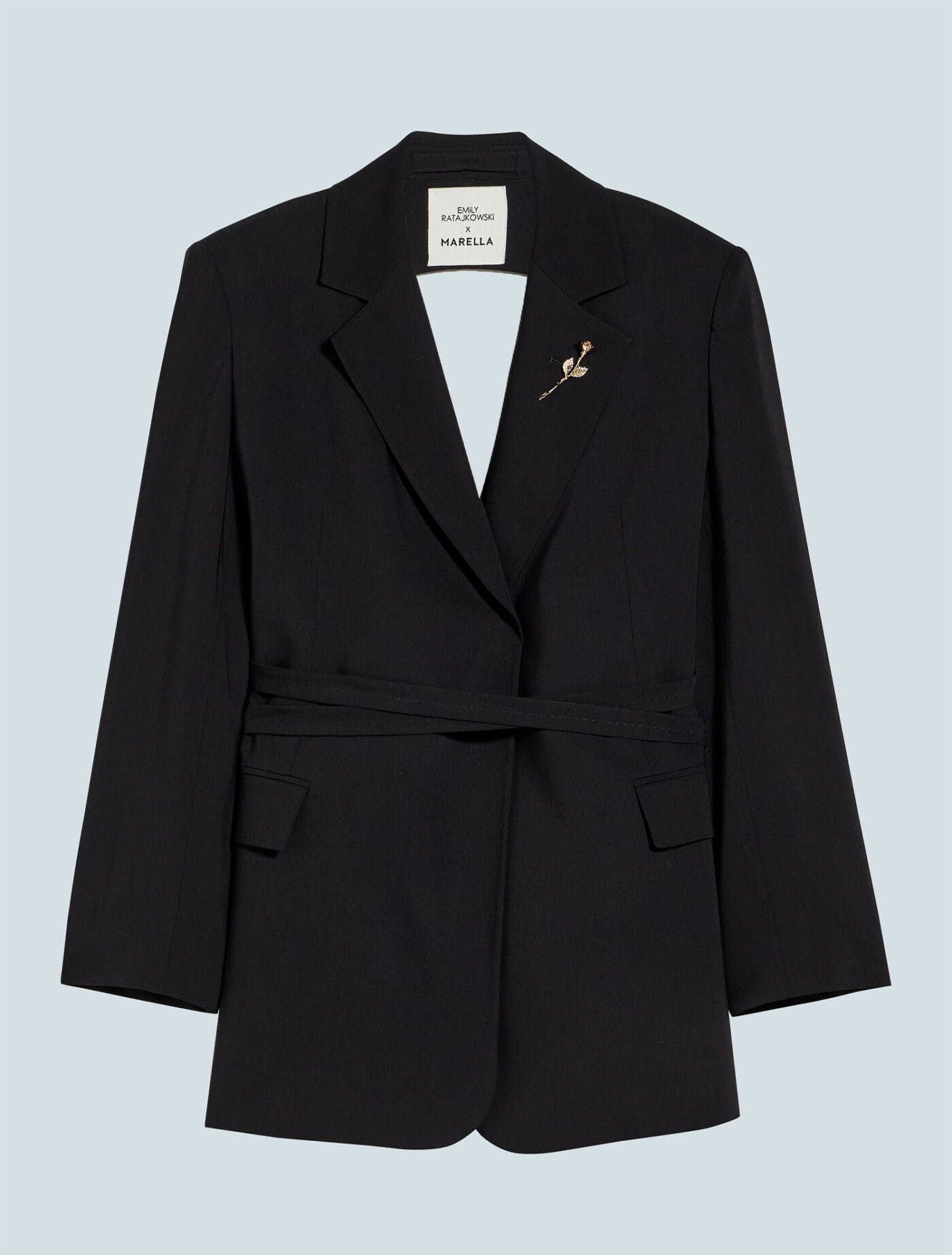 Eine exklusive Capsule Collection, die dem Blazer – einem der zentralen Teile jeder Garderobe – gewidmet ist. 