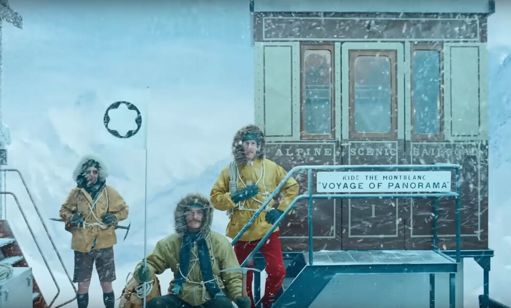 Der Kurzfilm Let’s Write! feiert die Magie des Schreibens in Andersons ikonischem Stil. (Foto: Montblanc/Charly Gray)