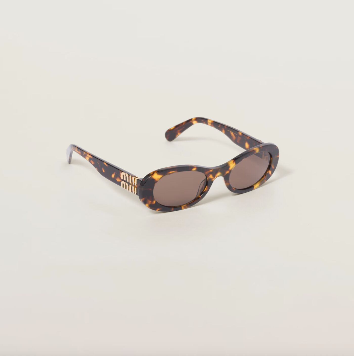 Sonnenbrille aus Acetat und schmaler Silhouette