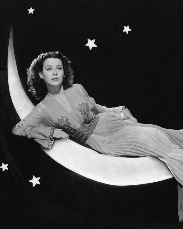 Schlaflos bei Vollmond? Wir gehen dem Mythos auf den Grund und zeigen, was wirklich hinter dem Einfluss des Mondes auf unseren Schlaf steckt. (foto: Getty Images)