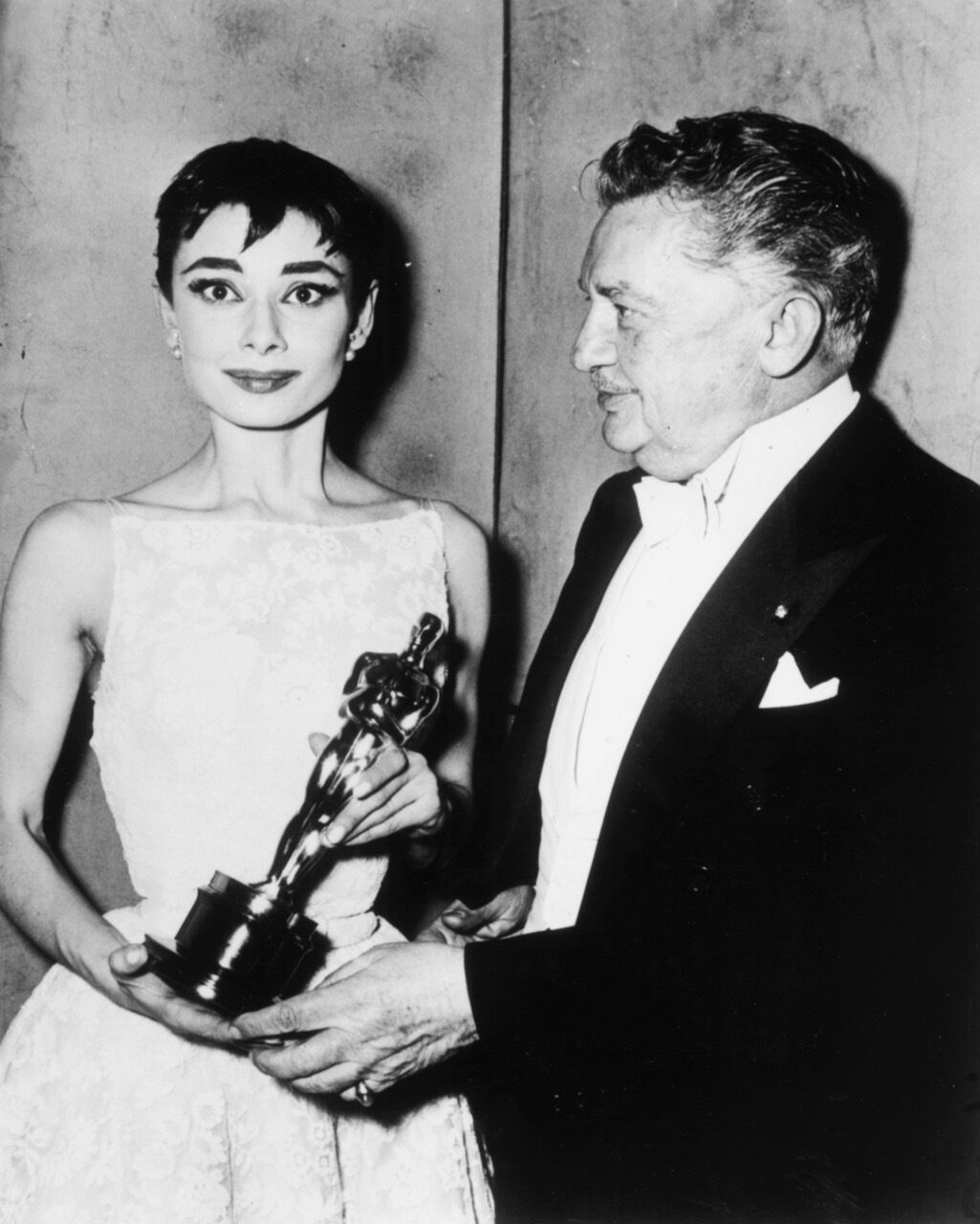Audrey Hepburn in Givenchy. (Foto: American Stock Archive/Getty Images)