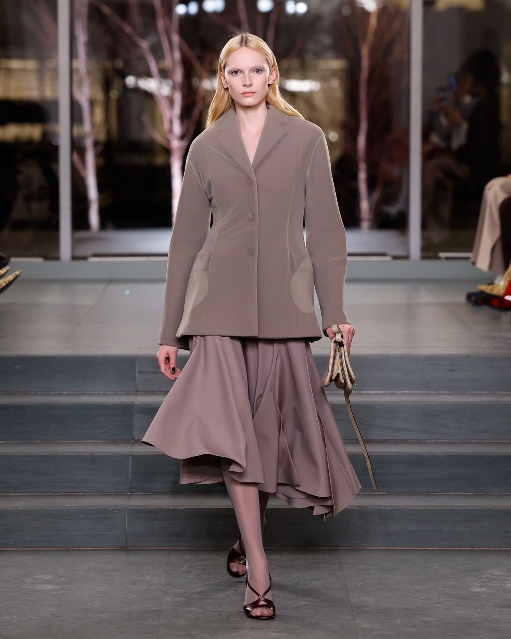 Wer ist Alex Consani? Alles über das neue Topmodel auf dem Runway (Foto: Tory Burch)