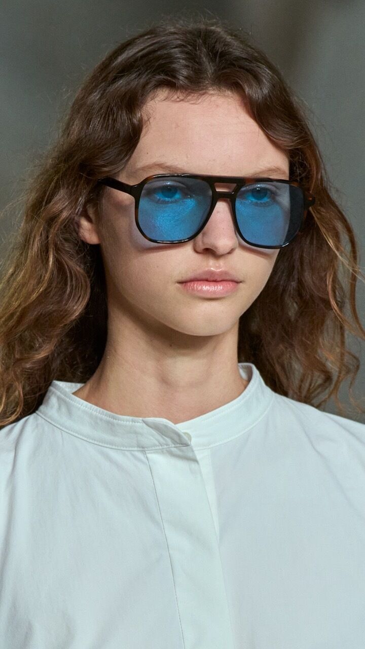 Detail von der COS Spring/Summer Show 2025 (Foto: Armando Grillo/Gorunway.com)